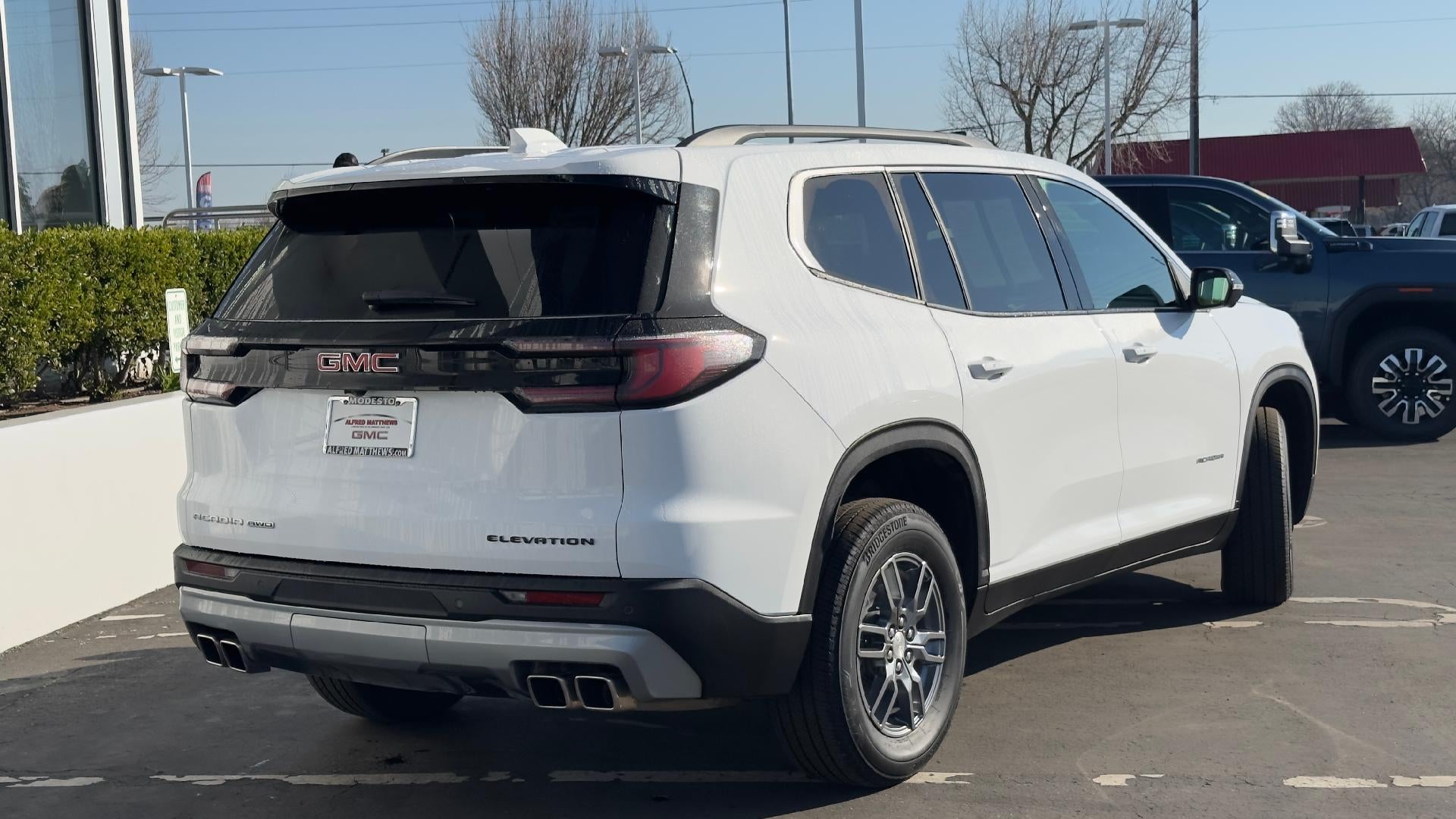 2025 GMC Acadia Elevation