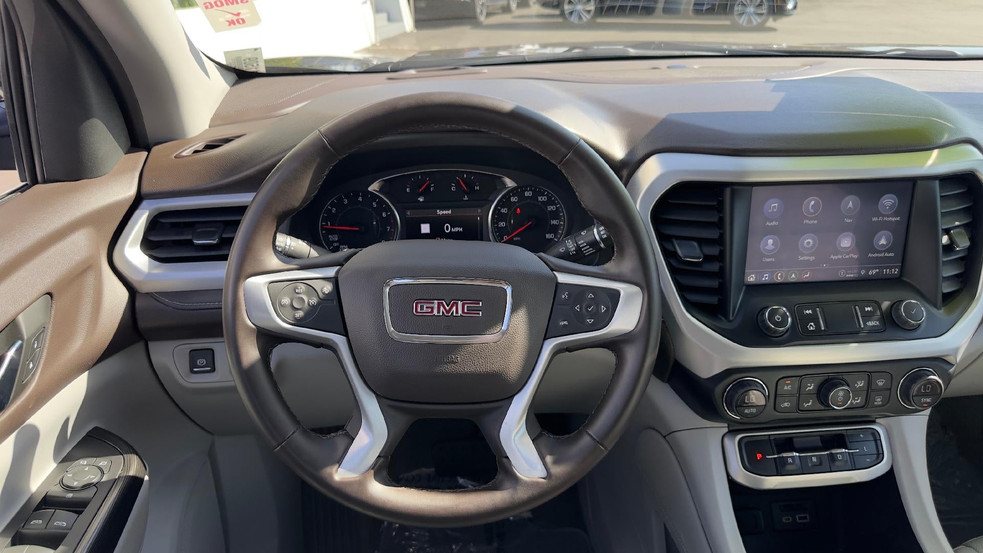 2023 GMC Acadia SLT