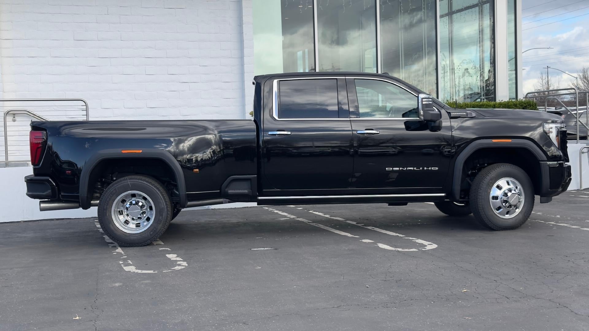 2026 GMC Sierra 3500 HD Denali Ultimate DRW