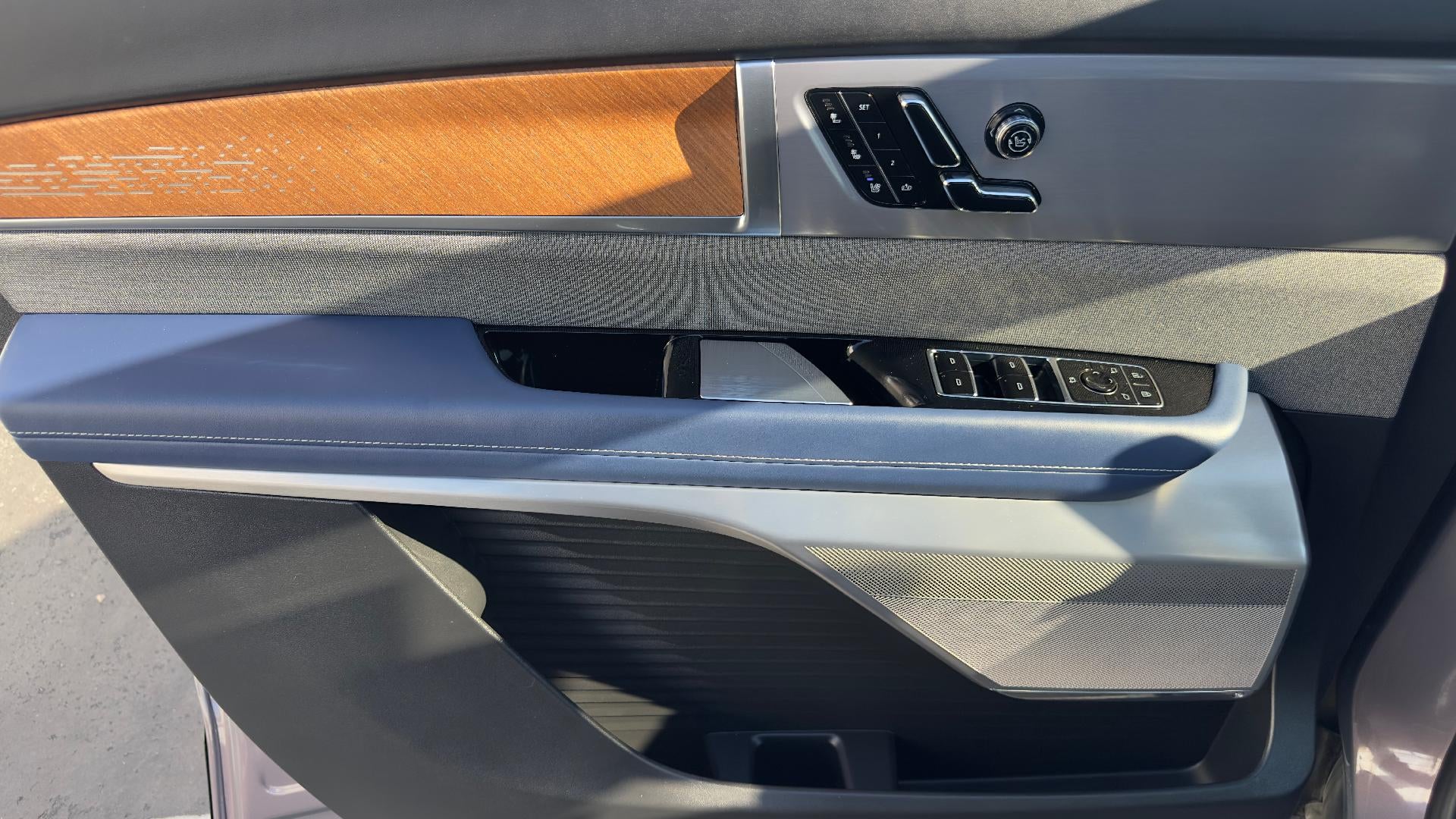 2026 Cadillac VISTIQ Premium Luxury