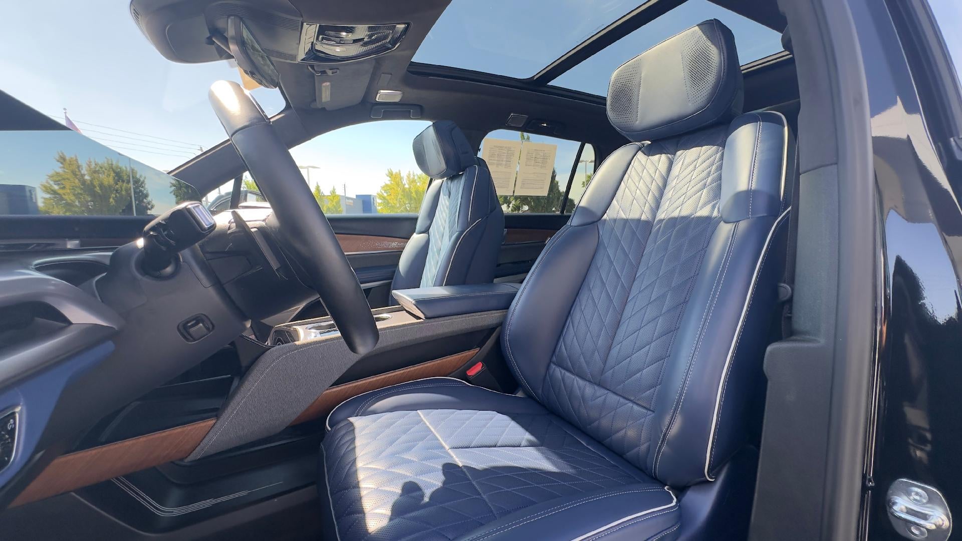 2026 Cadillac VISTIQ Premium Luxury