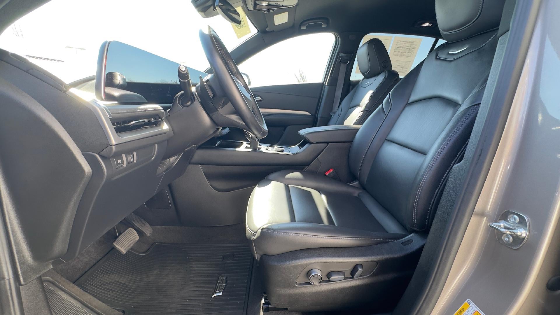 2025 Cadillac XT4 Premium Luxury