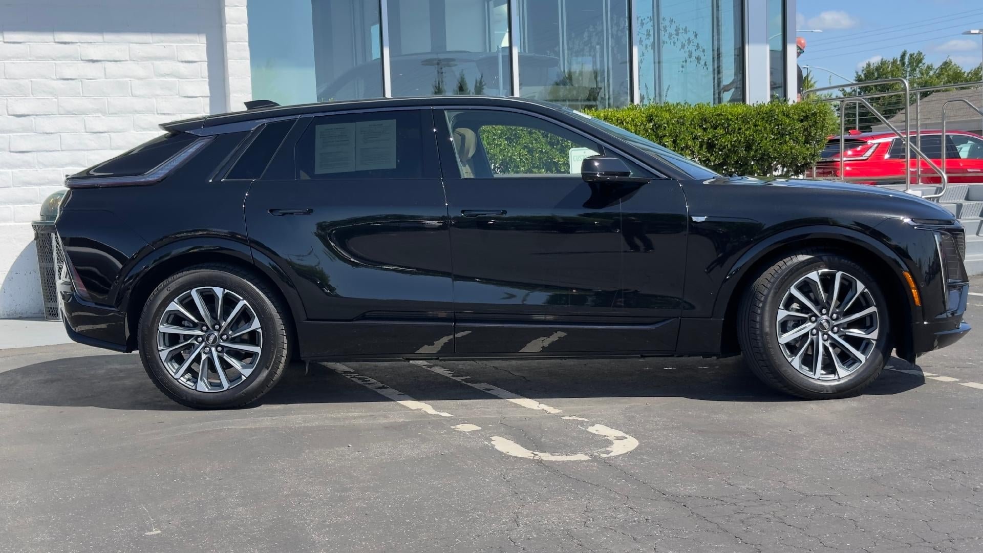 2024 Cadillac LYRIQ Sport 3