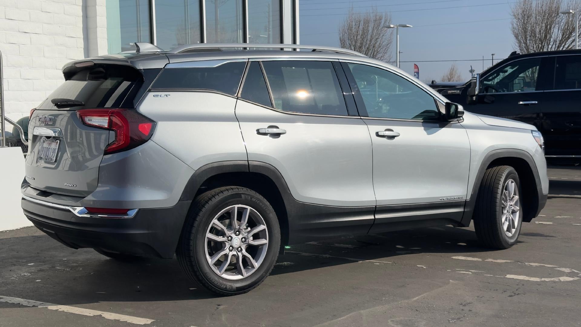 2024 GMC Terrain SLT